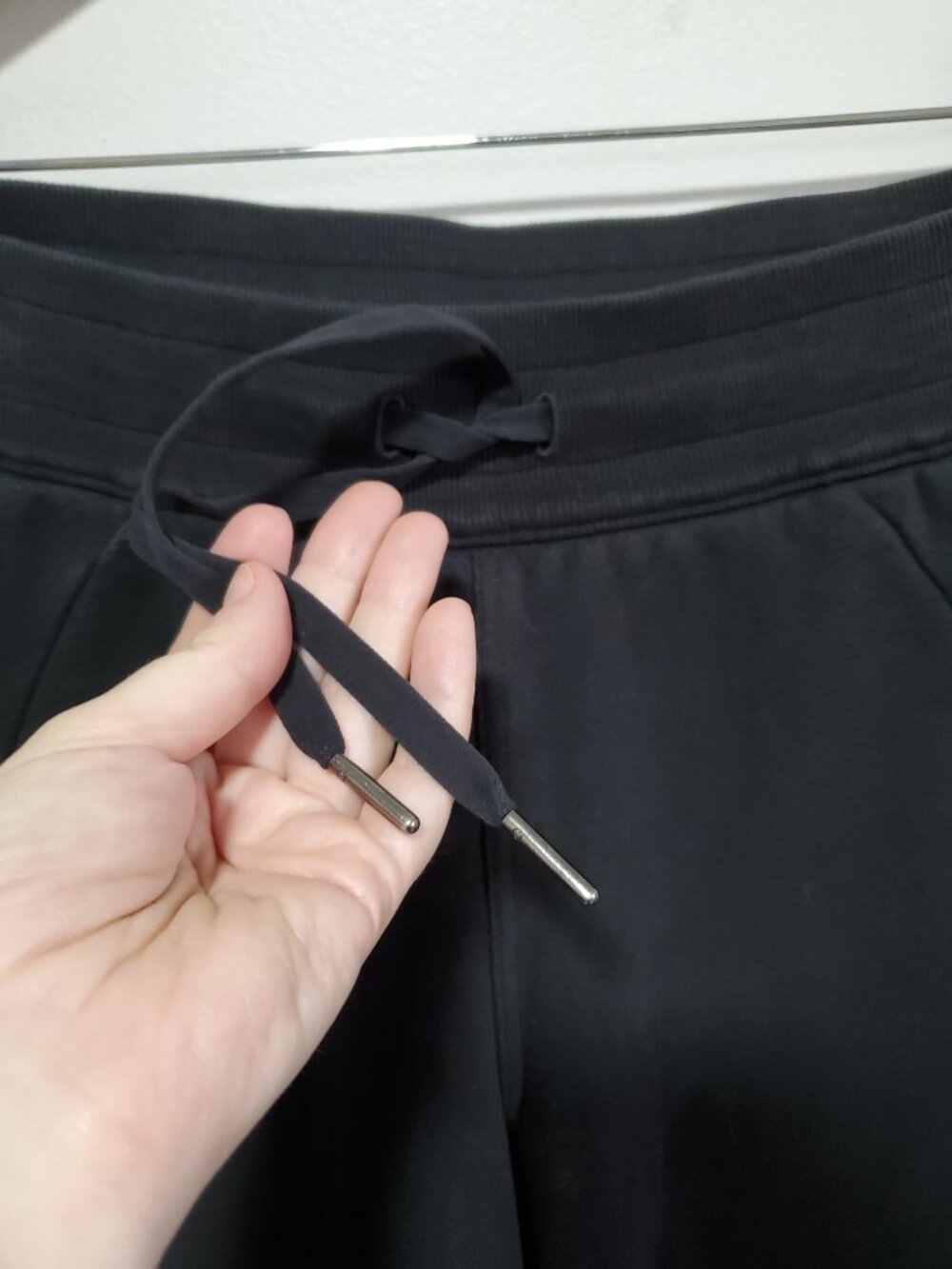 LULULEMON Scuba Mid-Rise Wide-Leg 30" Track Pant Black Sz 6 Full Length Fleece - Picture 3 of 12